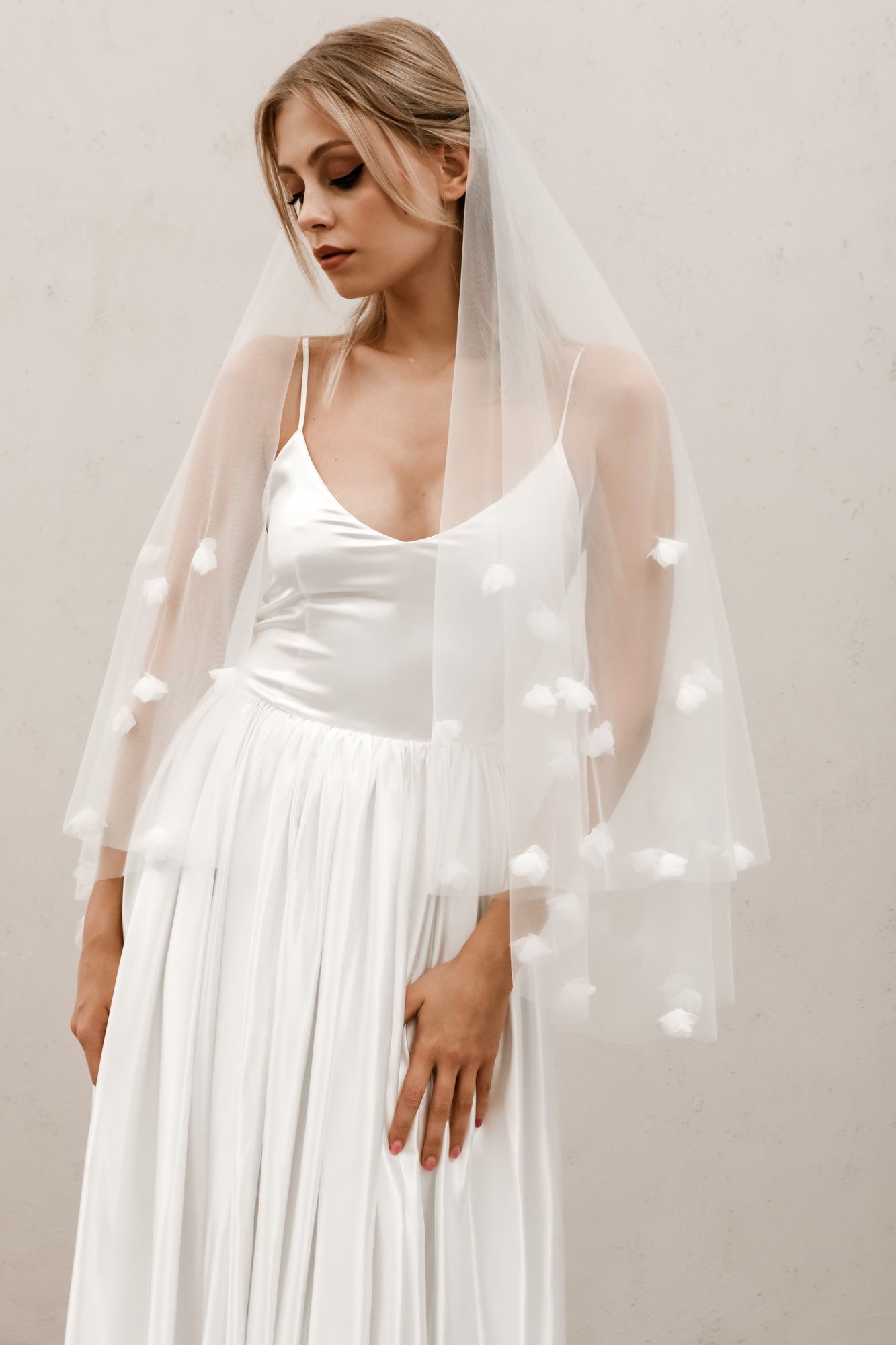 Floral Veil V007 Off White