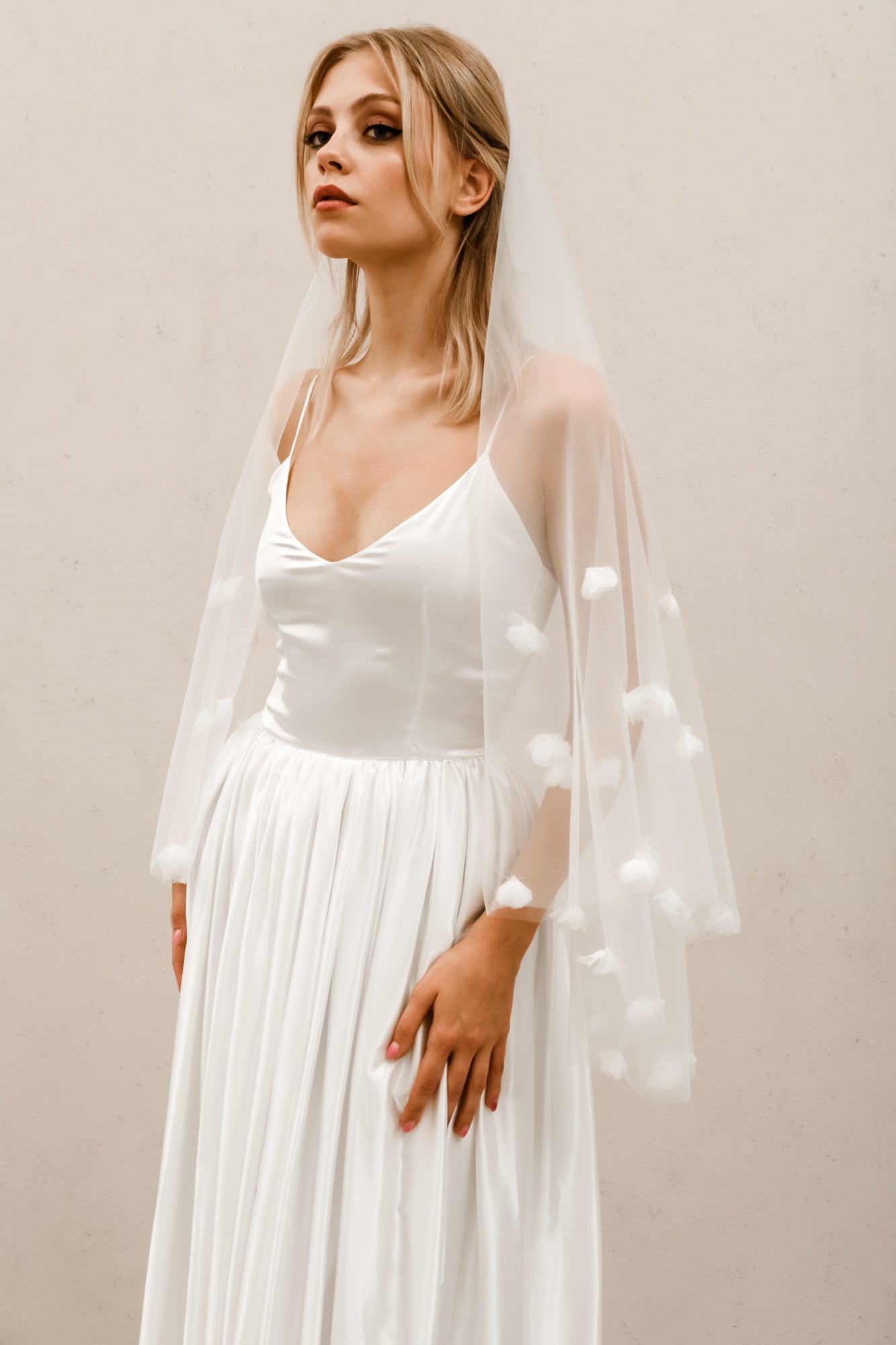 Floral Veil V007 Off White