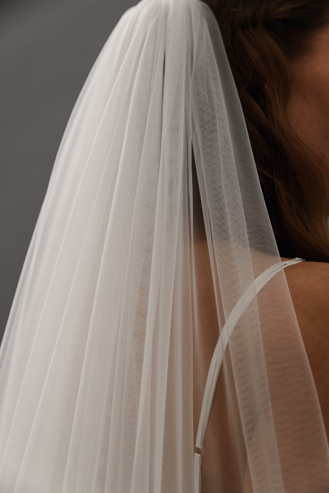 Exquisite Off-White Tulle Bridal Veil